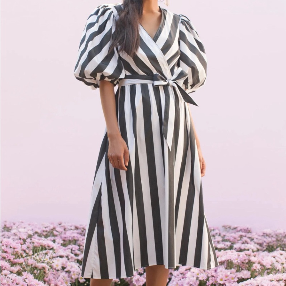 EUC Trina Turk Grey & White Strip Dress Sz M